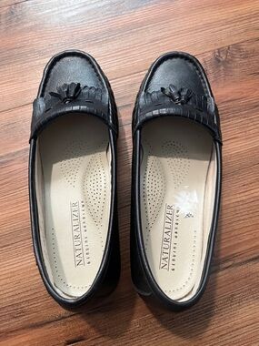 NWT Naturalizer Black Faux Leather Tassel Penny Loafers size 8W